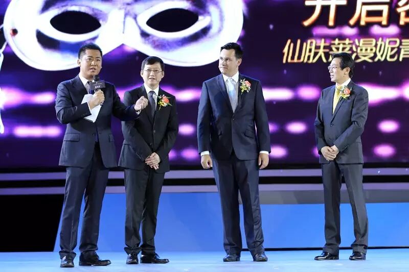 上虞羅麥科技仙膚萊漫妮青春密碼原液發(fā)布會在上海盛大發(fā)布羅麥品質365商城