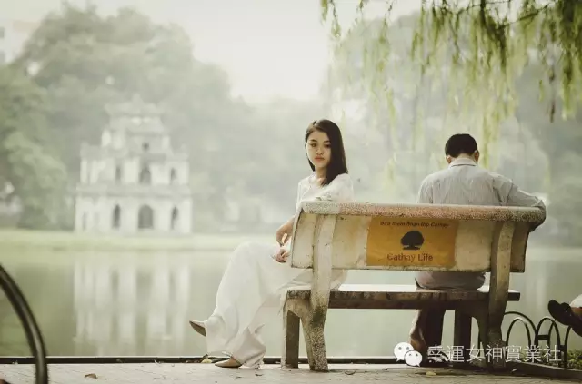 手握前世的線索,今生纏繞不解的結,也將鬆脫...