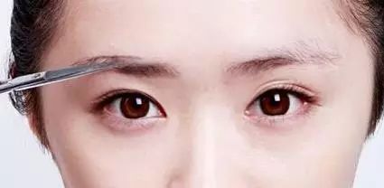 手把手教你修眉，想要漂亮眉形快來學(xué)！