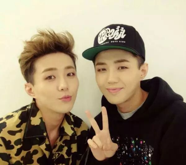 头条By2白纬玲怀孕?娱乐圈亲兄弟姐妹的时尚穿搭法,郑氏姐妹大小S闺蜜装秀默契-怀孕期