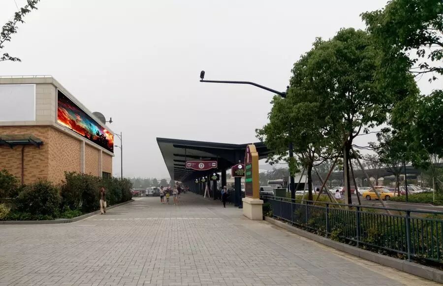 我是你的眼---洲明小间距显示屏带您领略上海迪士尼的美