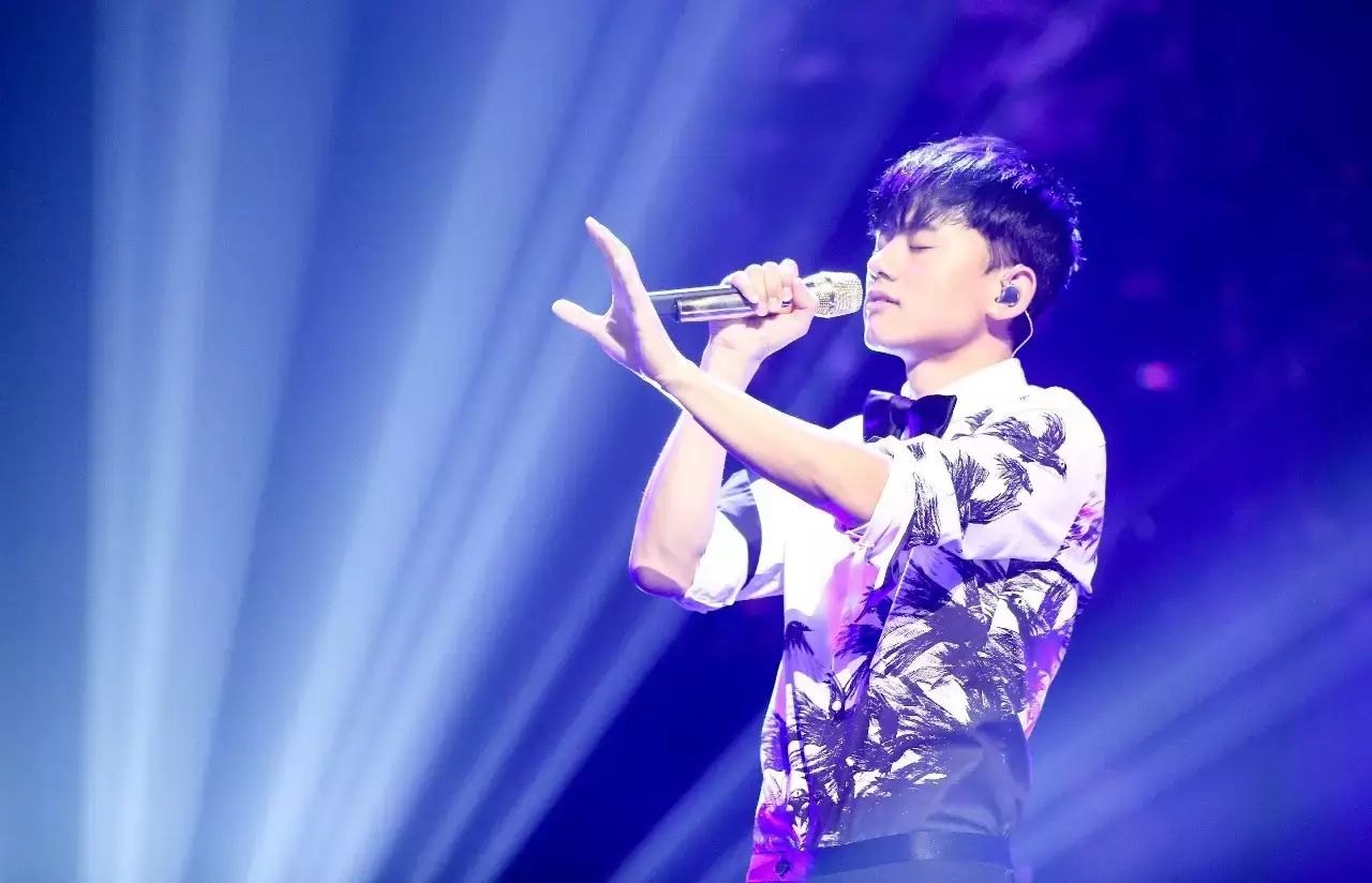 张杰Just For Star Live明晚23:30湖南卫视播出  谢谢你漂洋...