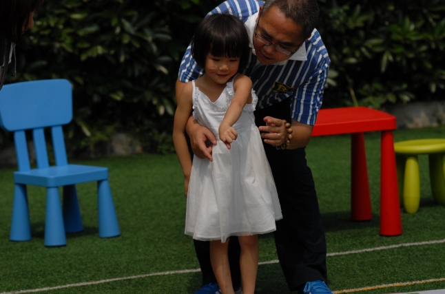 幸福“六一”，快乐游艺，分享智障小朋友们的快乐节日