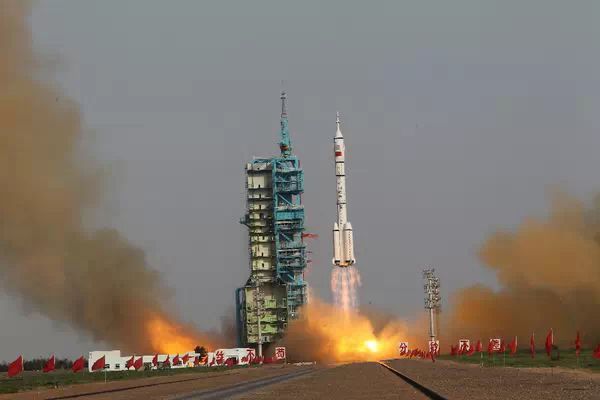 华夏鹊哥:专业是一杆枪,打什么仗枪说了不算! 华夏鹊哥:专业是一杆枪,打什么仗枪说了不算!