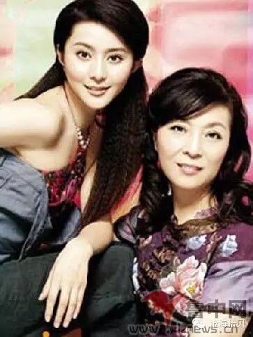 范冰冰刘亦菲赵薇等明星与父母合影谁家基因最强大