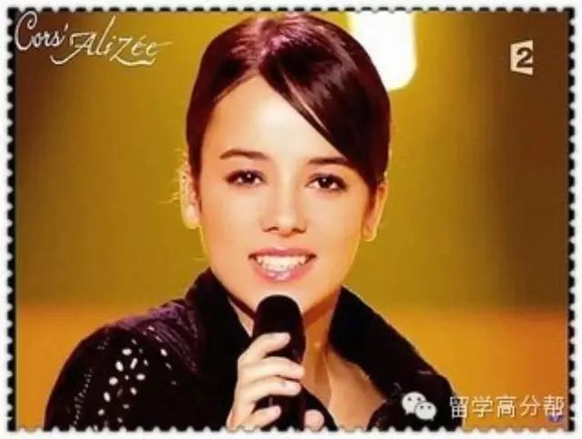 好听到爆!Alizee带法语口音演唱麦丹娜歌曲La isla bonita