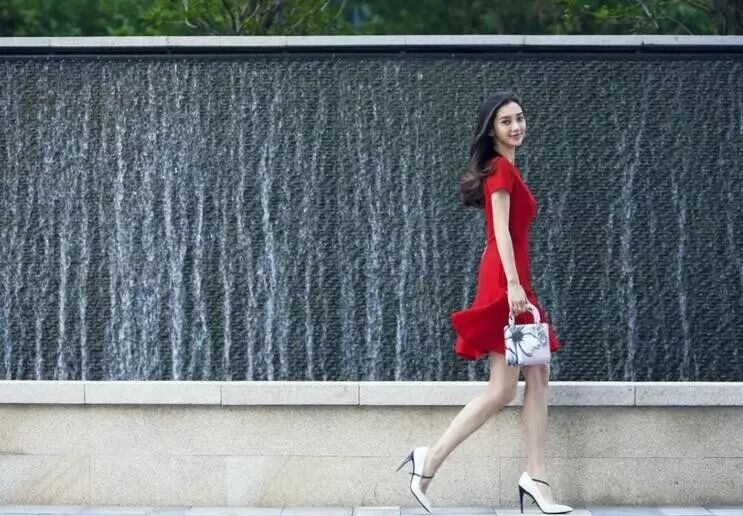 Angelababy教你穿连衣裙凸显女人味?!