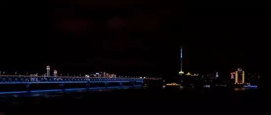 案例 | 长江第一灯光秀赏析