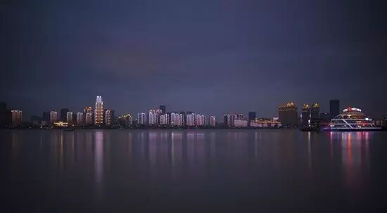 案例 | 长江第一灯光秀赏析