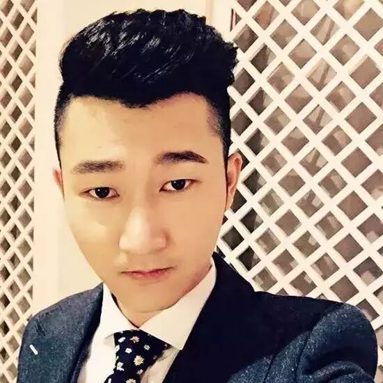 话题 | 球场上的灯光饕餮