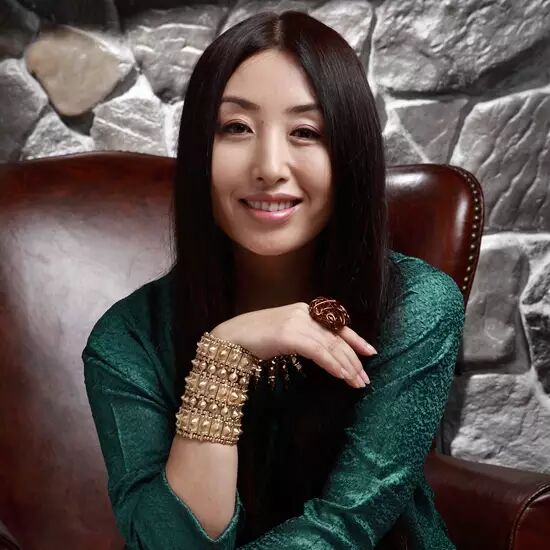 设计师 | 王凤波：色彩女王的柔情人生