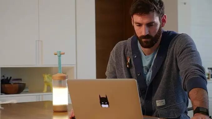 灯具 | 脑洞又开！伦敦设计师用活塞控制灯光量