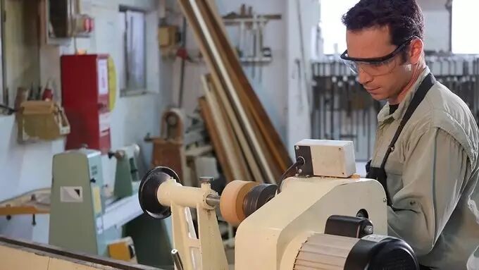 灯具 | 脑洞又开！伦敦设计师用活塞控制灯光量