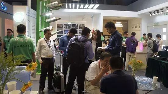 展讯 | 光为照明出击光亚展，展厅人气旺