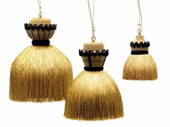 穿在身上的的衬裙灯具