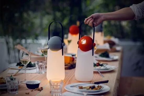 多功能且节能的LED引路灯