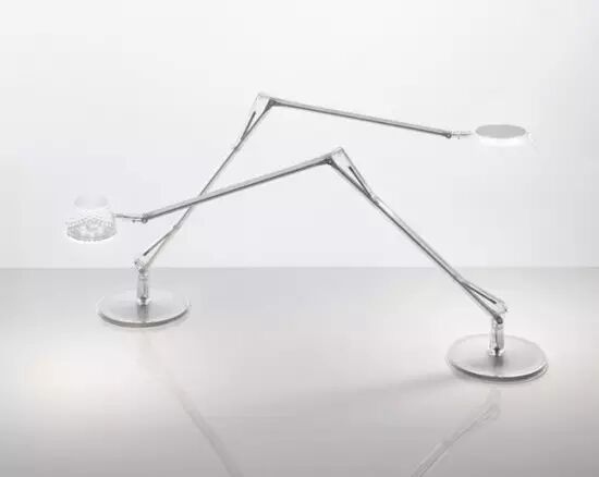 小巧精致的LED桌灯