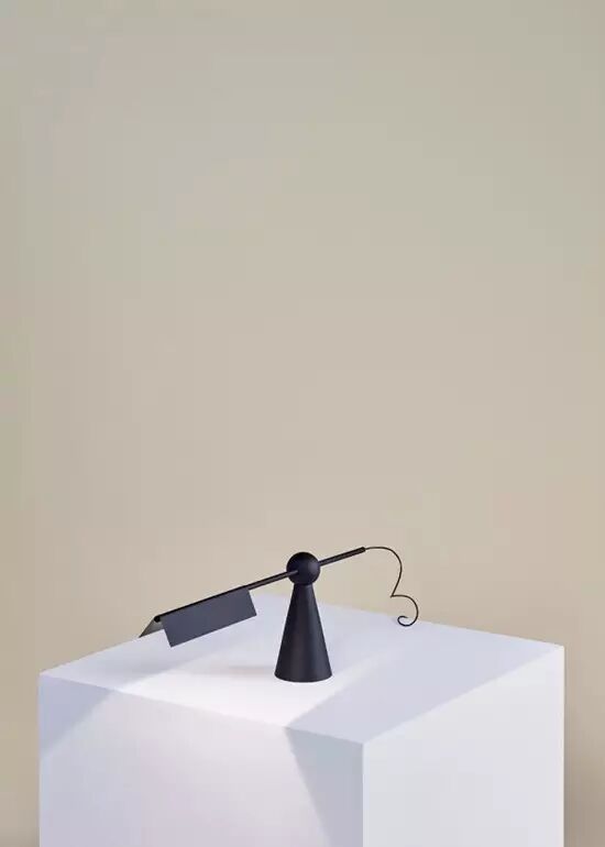 灯具 | 简约有趣的运动结构台灯