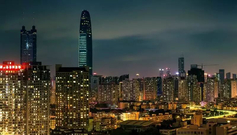 观察 |  深圳LED荆棘中前进