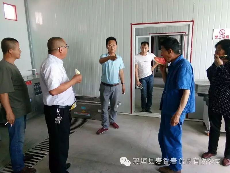 公司董事长李正伟就大家关心的问题一一进行解答,并向大家介绍了公司