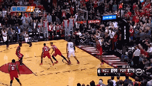 哈登9大眼神防守:场上闲庭信步,目送保罗进球-nba篮球实战宝典公众号
