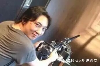 王思聪遇对手 影视大佬27岁儿子上位 自称我TM不是国民老公