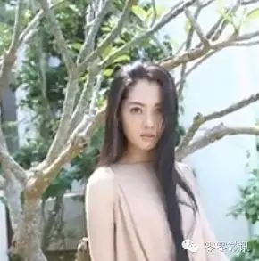 郭碧婷晒美照仙出新高度 与爱犬神同步