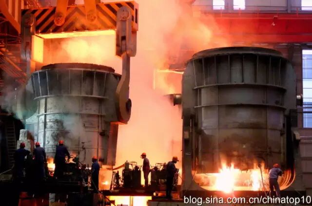 830吨钢水一次浇铸