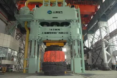 自由锻造油压机和操作机正式形成联动