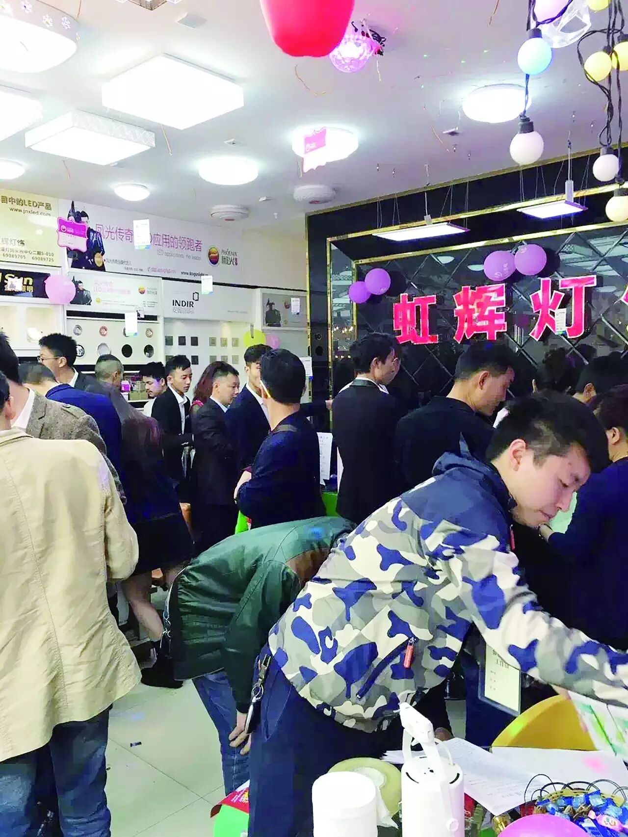 2016爱灯堡灯饰批发再升级领跑西部 续写传奇