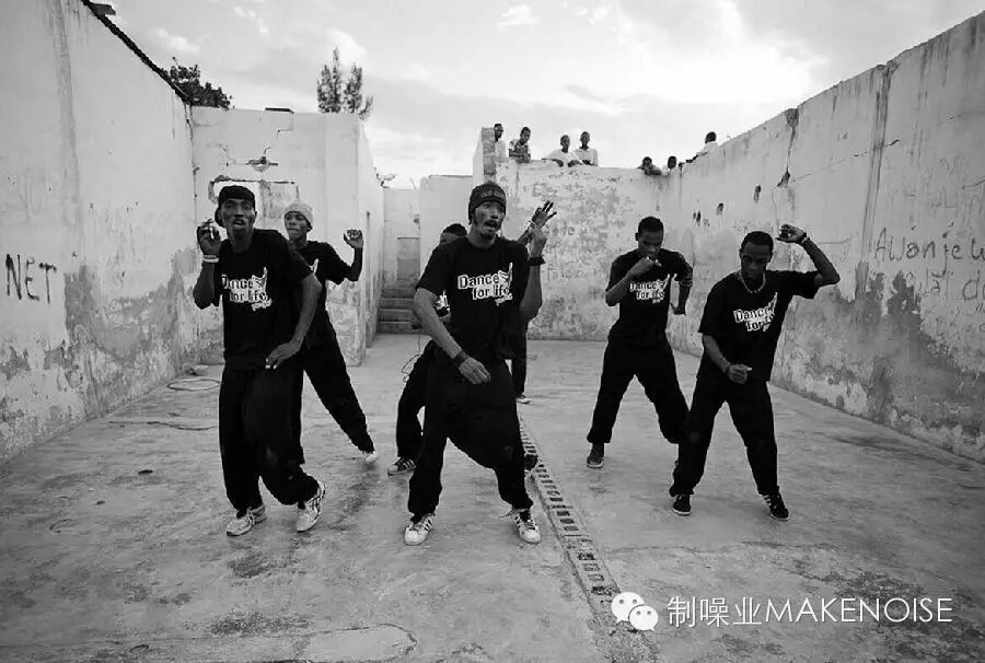 用街舞对抗暴力