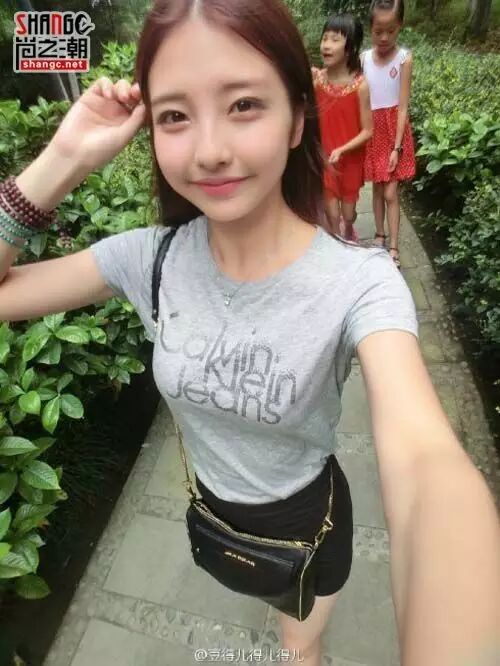 王思聪口味未变疑结新欢 19岁嫩女友竟是路边小妹