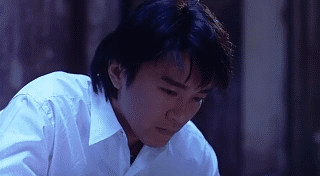 他戴着棒球帽,头发花白,神色温和地对我挥挥手.