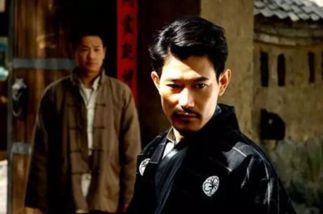 矢野浩二:菊花、古剑和酒