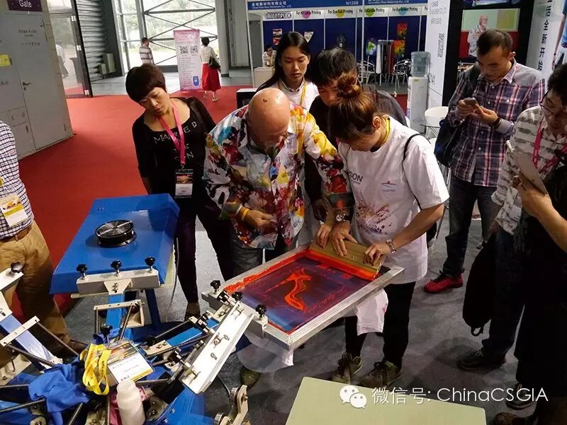 查理印花区人气爆棚 车身贴膜悦动现场