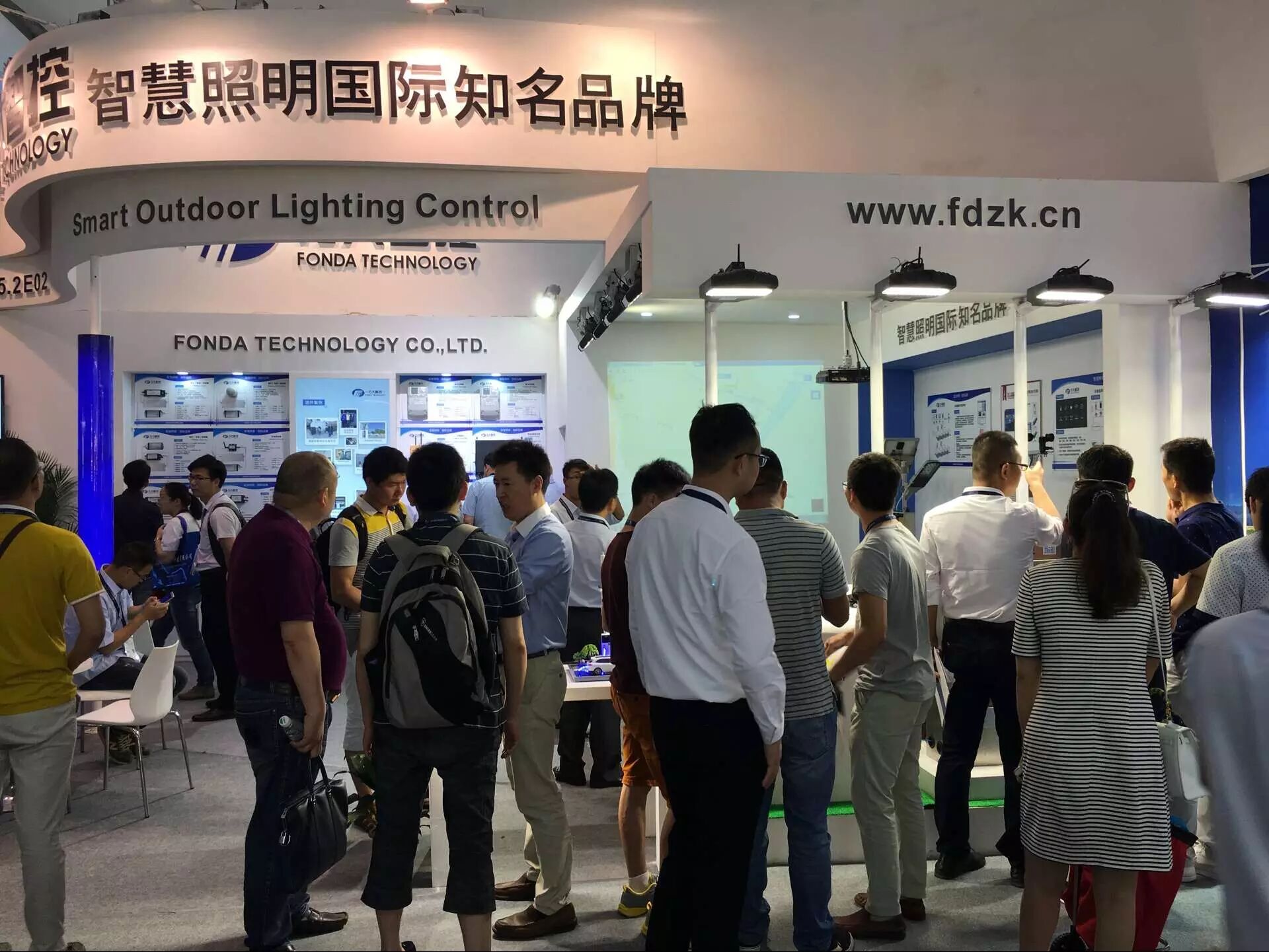 方大智控“SCCS城市照明智控云平台”获光亚展阿拉丁神灯奖优秀技术奖