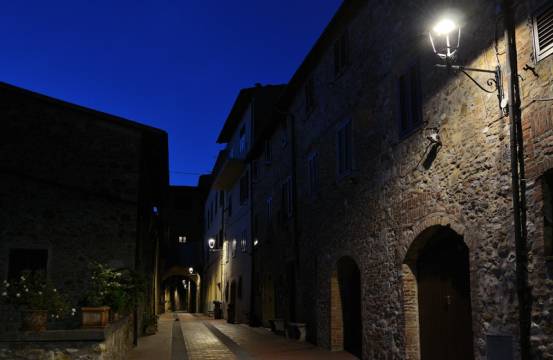 【案例】施莱德照明让意大利Casole d'Elsa古城重放光彩