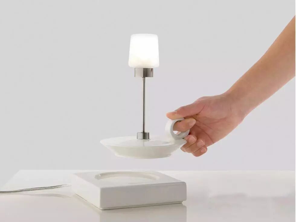 据说，这里的每一盏台灯都有一个灵魂