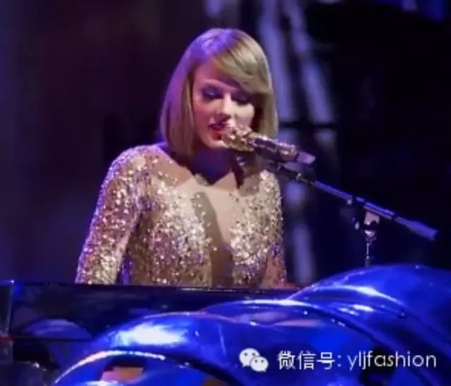 【视频】棒呆!Taylor Swift演唱会上弹唱《Enchanted》&...