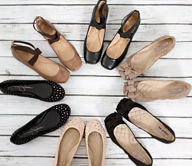 Jessica Simpson Mikia时尚铆钉平底鞋,抢购价$23.70