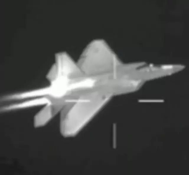 歼20不怕F-22：一神器让歼20空战可不开雷达