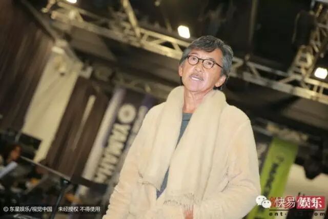 林子祥为个唱彩排 妻子叶蒨文现身秀恩爱