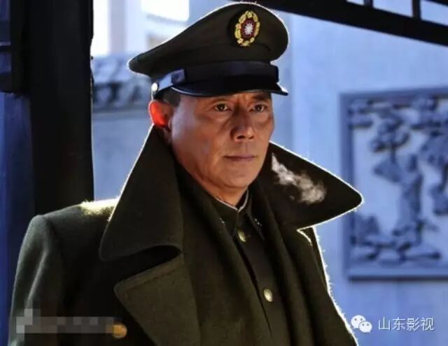 抢红包 ▎刘德凯展熟男魅力 荧屏刮＂最炫大叔风＂