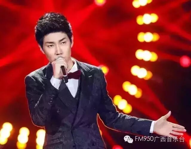 王晰踢馆《我是歌手》夺冠,冷面低音开口跪!震撼全场...