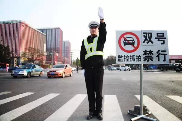 老百姓的车不是“软柿子”347 / 作者:美丽的梦花 / 帖子ID:107144