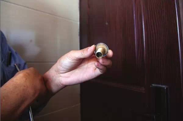 隐患 | &quot;猫眼&quot;成防盗门&quot;命门&quot; 小偷两分钟进你家！281 / 作者:欧耶 / 帖子ID:111858