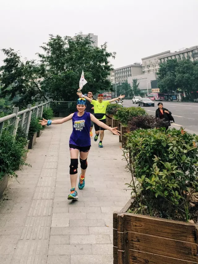 《入夏之初,穿越金陵55KM(好文推荐)》 - 这里升起太阳 - 百花争艳 《入夏之初,穿越金陵55KM(好文推荐)》 - 这里升起太阳 - 百花争艳