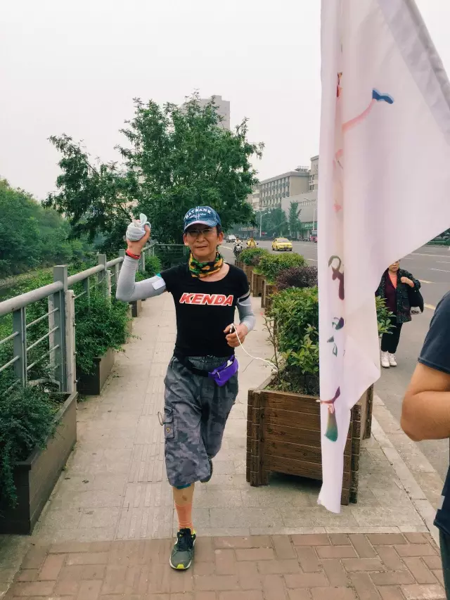 《入夏之初,穿越金陵55KM(好文推荐)》 - 这里升起太阳 - 百花争艳 《入夏之初,穿越金陵55KM(好文推荐)》 - 这里升起太阳 - 百花争艳