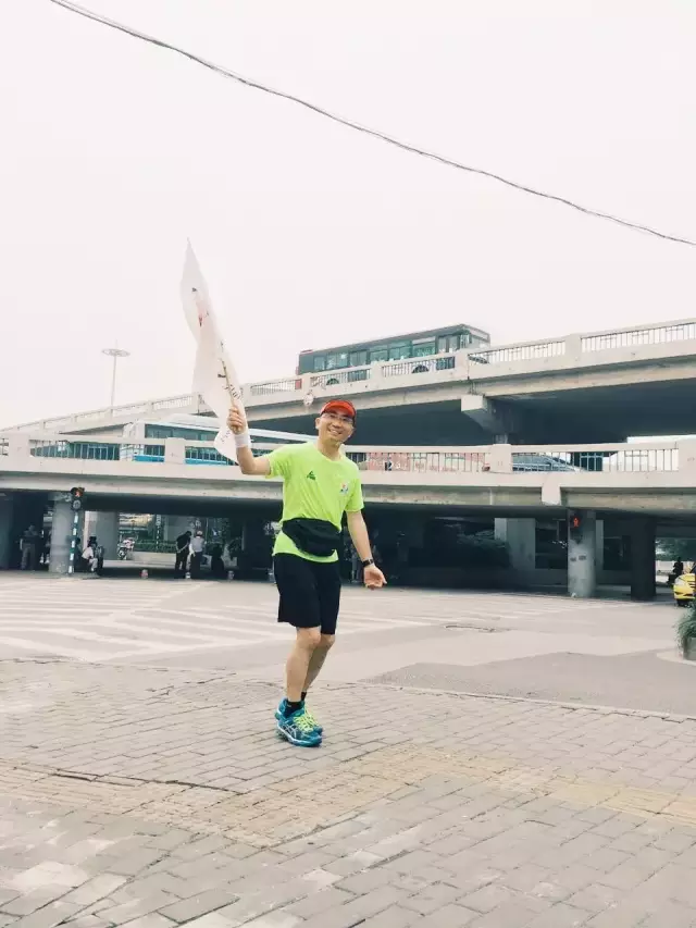 《入夏之初,穿越金陵55KM(好文推荐)》 - 这里升起太阳 - 百花争艳 《入夏之初,穿越金陵55KM(好文推荐)》 - 这里升起太阳 - 百花争艳