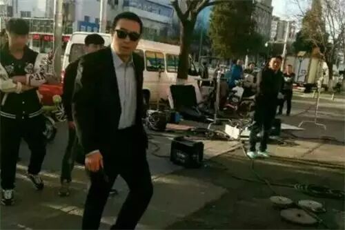 张嘉译来怀柔了!一众女粉丝hold不住了!